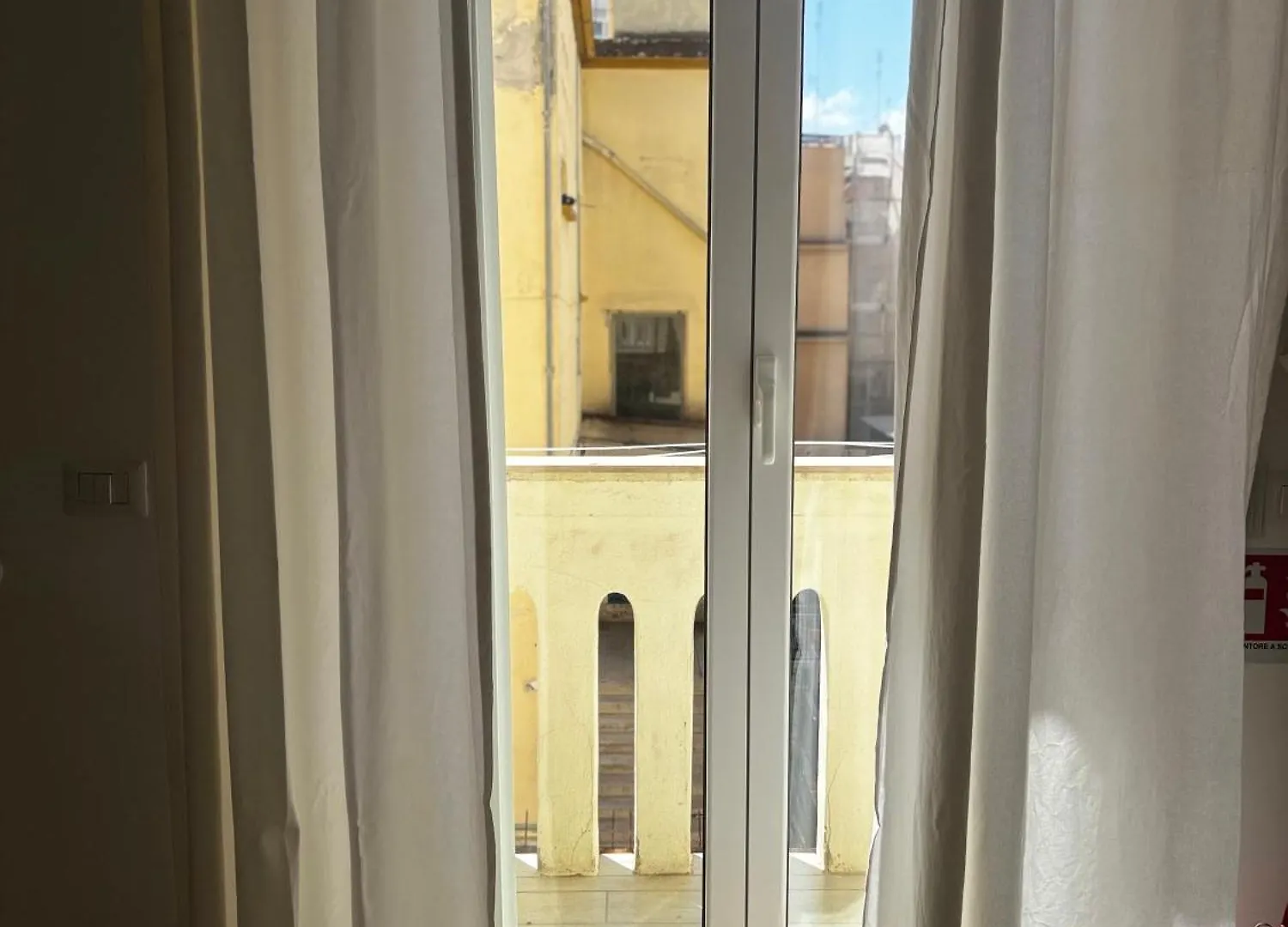 Apartament La Finestra Di Gio Bari 0*,